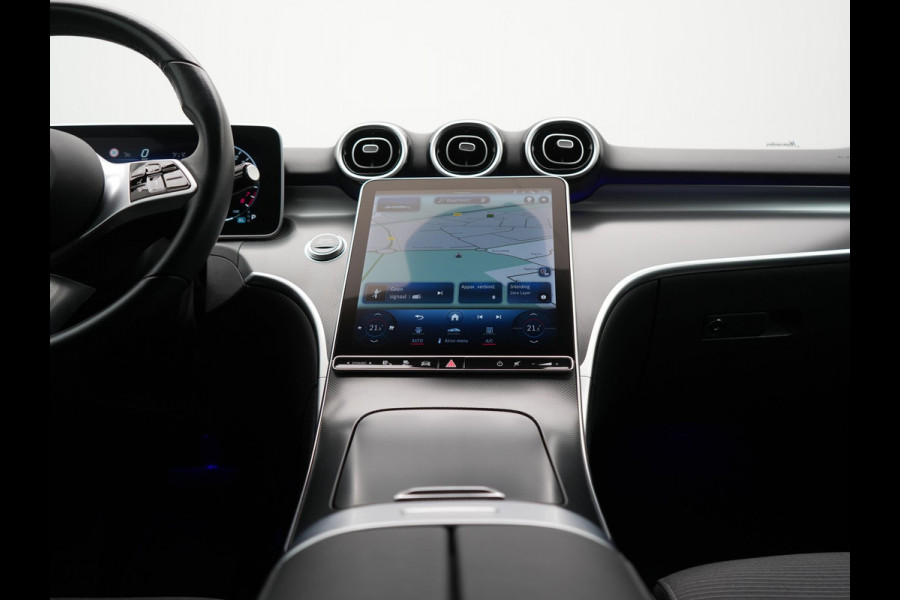 Mercedes-Benz C-Klasse Estate 300 e Avantgarde Plug In Hybrid 313pk Dealer O.H. PHEV | Trekhaak Af Fabriek | Camera | Night Pakket | Sportstoelen Verwarmd | Apple Carplay | Sfeerverlichting | Navigatie | Virtual | DAB |