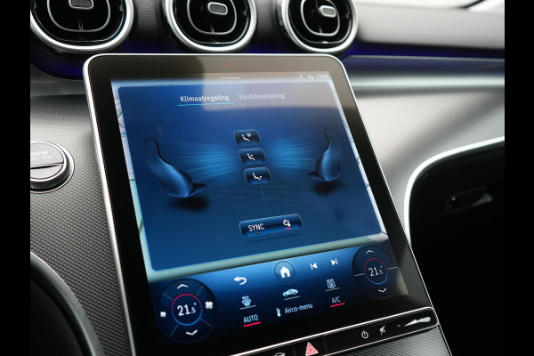 Mercedes-Benz C-Klasse Estate 300 e Avantgarde Plug In Hybrid 313pk Dealer O.H. PHEV | Trekhaak Af Fabriek | Camera | Night Pakket | Sportstoelen Verwarmd | Apple Carplay | Sfeerverlichting | Navigatie | Virtual | DAB |
