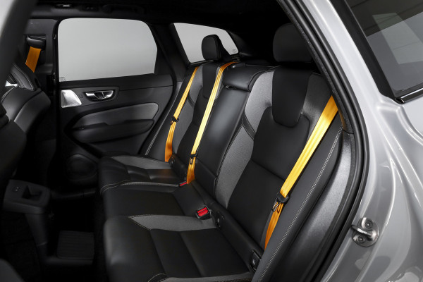 Volvo XC60 2.0 T8 Plug-in-hybrid AWD Polestar Engineered - Facelift | Bowers & Wilkins | Dig.Cockpit | Adapt.Cruise | Stoel+-Stuurverw. | PDC | 360 Camera | NAV + App.Connect + NAV | ECC | LM 22" | 2762