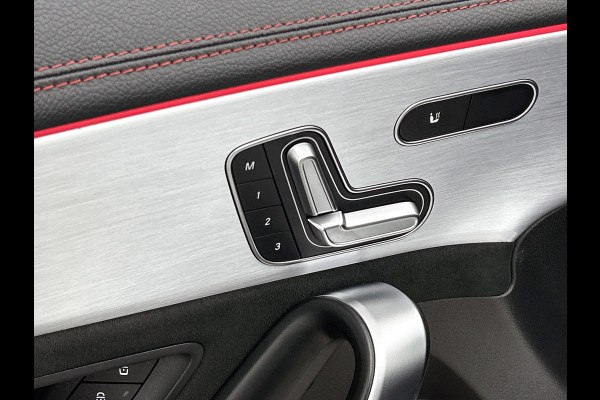 Mercedes-Benz CLA-Klasse 250 e Business Solution AMG Limited (NL-auto, Goed OnderH, Panorama, SfeerV, Carplay, Lane Assist, Navi)