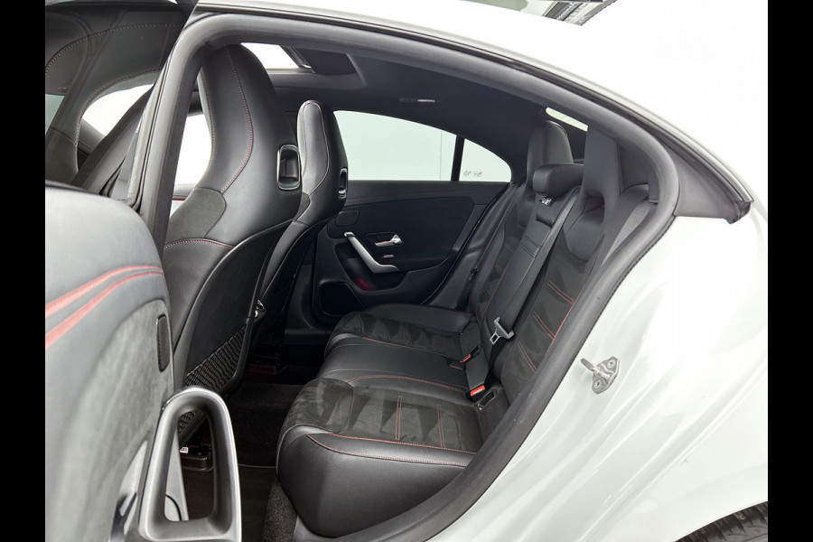 Mercedes-Benz CLA-Klasse 250 e Business Solution AMG Limited (NL-auto, Goed OnderH, Panorama, SfeerV, Carplay, Lane Assist, Navi)