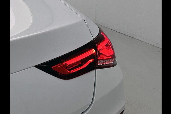 Mercedes-Benz CLA-Klasse 250 e Business Solution AMG Limited (NL-auto, Goed OnderH, Panorama, SfeerV, Carplay, Lane Assist, Navi)