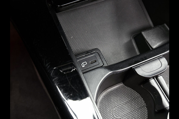 Mercedes-Benz CLA-Klasse 250 e Business Solution AMG Limited (NL-auto, Goed OnderH, Panorama, SfeerV, Carplay, Lane Assist, Navi)