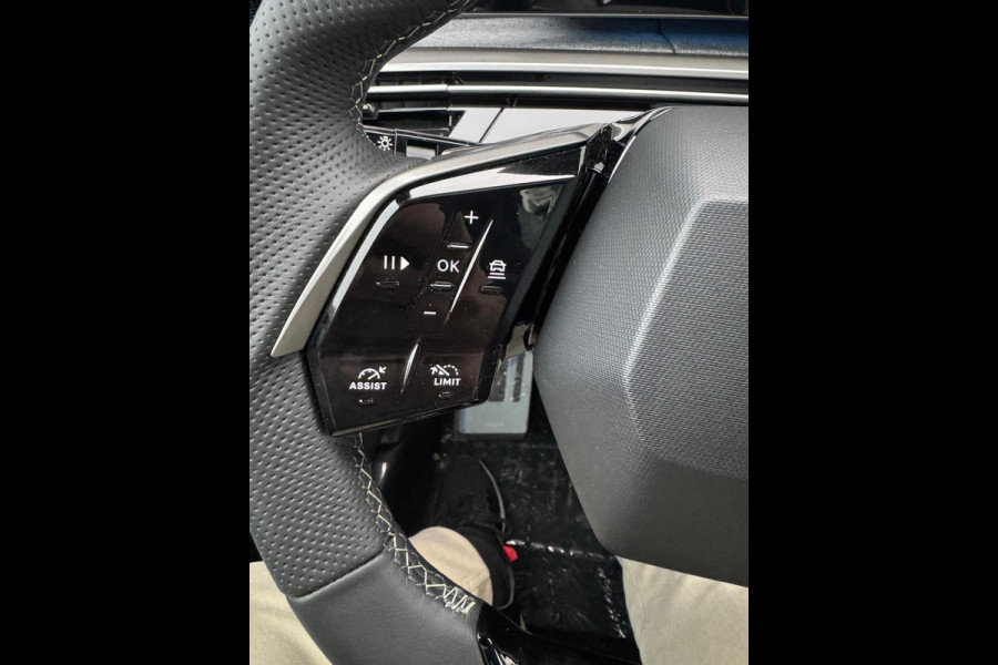 Peugeot 5008 1.2 Hybrid 145PK GT /Pano /led /ACC /Winterpakket