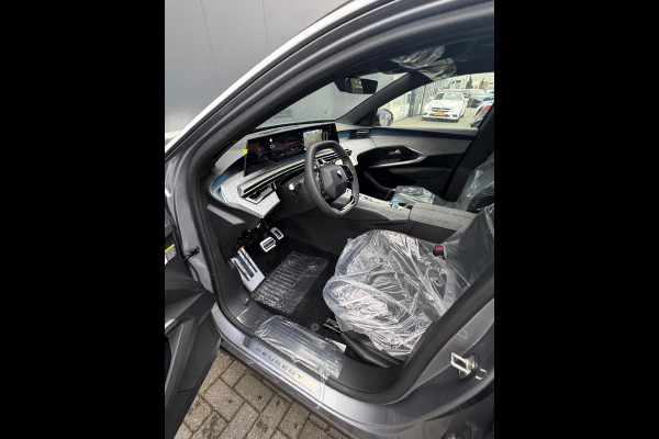 Peugeot 5008 1.2 Hybrid 145PK GT /Pano /led /ACC /Winterpakket