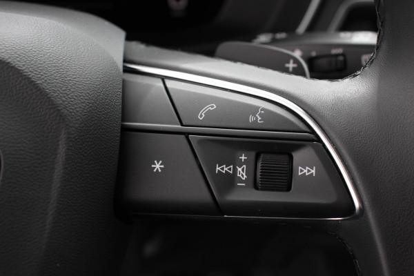 Audi A4 Avant 40 TFSI 204 pk S-tronic S Line Plus | Navigatie | Adaptive Cruise Control | Parkeersensoren | Lane Assist | Elektrische achterklep | Stoelverwarming | Ledverlichting | Virtual Cockpit | Climatronic