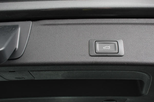 Audi A4 Avant 40 TFSI 204 pk S-tronic S Line Plus | Navigatie | Adaptive Cruise Control | Parkeersensoren | Lane Assist | Elektrische achterklep | Stoelverwarming | Ledverlichting | Virtual Cockpit | Climatronic
