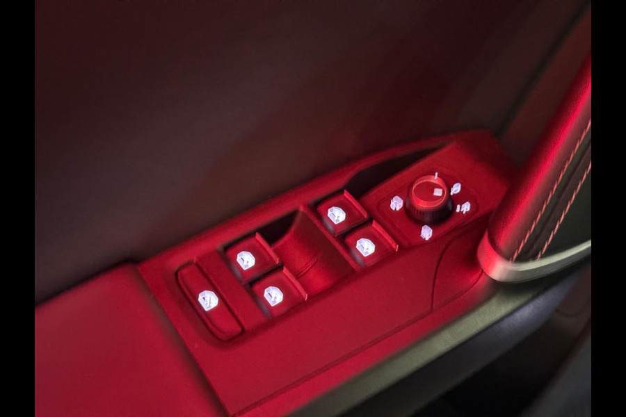 Seat Leon Sportstourer 1.4 TSI eHybrid PHEV Xcellence | Keyless | camera | memory seats | CarPlay | sfeerverlichting