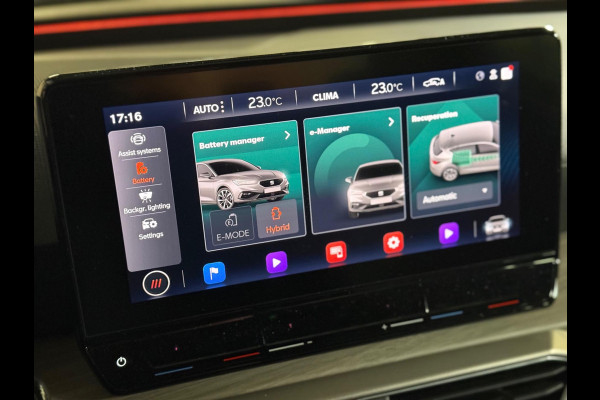 Seat Leon Sportstourer 1.4 TSI eHybrid PHEV Xcellence | Keyless | camera | memory seats | CarPlay | sfeerverlichting