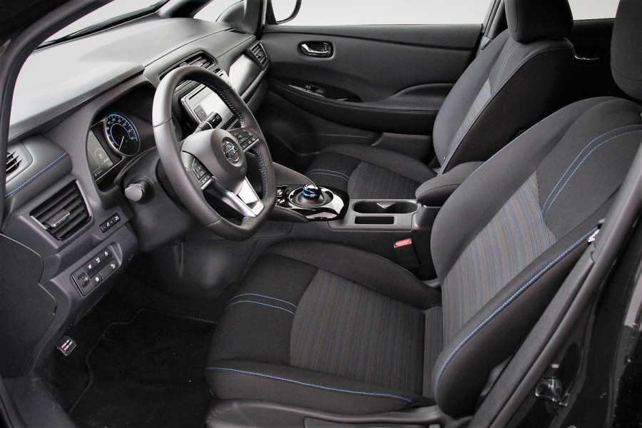Nissan Leaf N-Connecta 40 kWh | Navigatie | Bluetooth | Cruise control | Camera | Parkeer sensoren | Lichtmetalen velgen | Climate Control