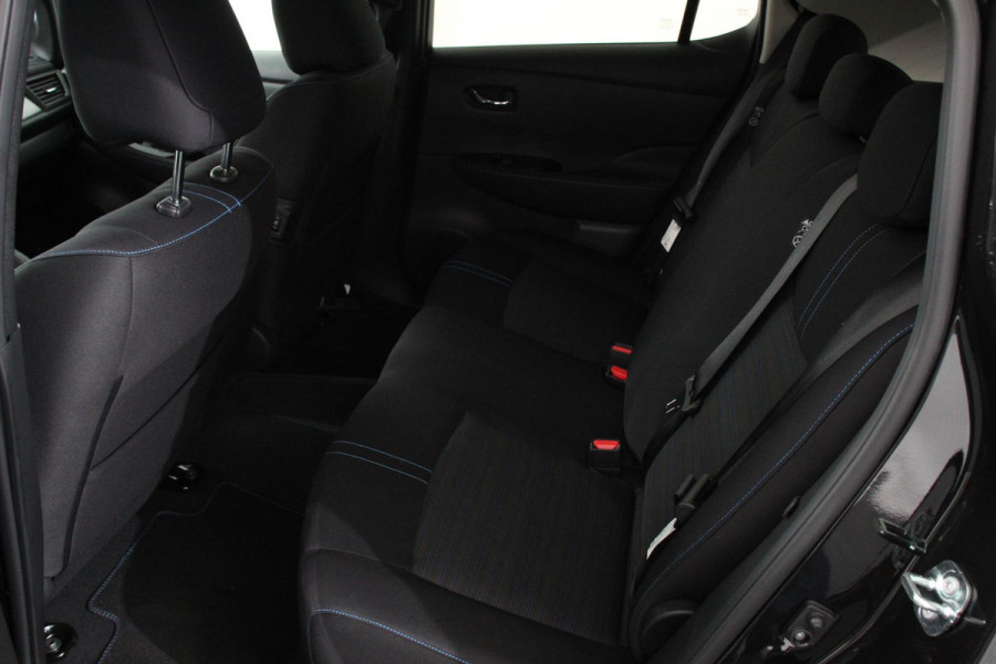 Nissan Leaf N-Connecta 40 kWh | Navigatie | Bluetooth | Cruise control | Camera | Parkeer sensoren | Lichtmetalen velgen | Climate Control