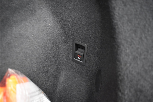 Audi Q3 Sportback 45 TFSI e S-Line 245 Pk Black Ed Chronos Grijs Metallic Navi Sfeer Trekhaak 19 Inch