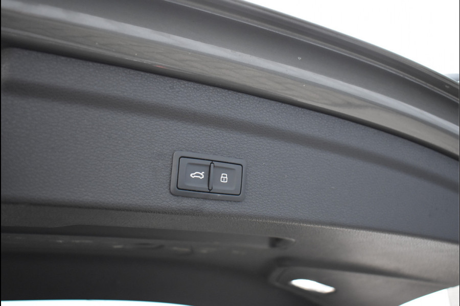 Audi Q3 Sportback 45 TFSI e S-Line 245 Pk Black Ed Chronos Grijs Metallic Navi Sfeer Trekhaak 19 Inch