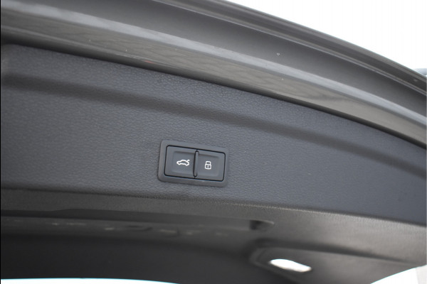 Audi Q3 Sportback 45 TFSI e S-Line 245 Pk Black Ed Chronos Grijs Metallic Navi Sfeer Trekhaak 19 Inch