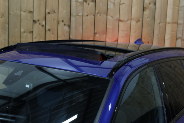 BMW 3 Serie Touring 330e xDrive M-Sport *Pano*Trekhaak*Led*Stoelverwarming*