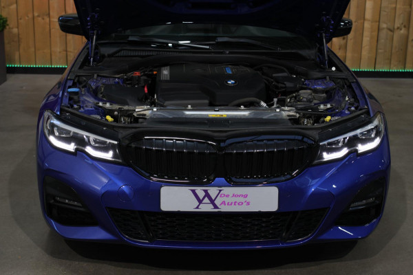 BMW 3 Serie Touring 330e xDrive M-Sport *Pano*Trekhaak*Led*Stoelverwarming*