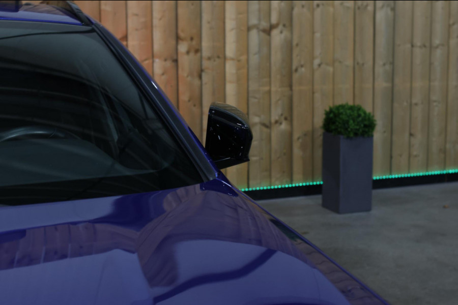 BMW 3 Serie Touring 330e xDrive M-Sport *Pano*Trekhaak*Led*Stoelverwarming*