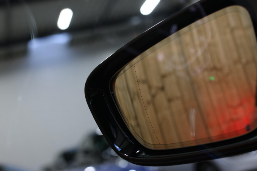 BMW 3 Serie Touring 330e xDrive M-Sport *Pano*Trekhaak*Led*Stoelverwarming*