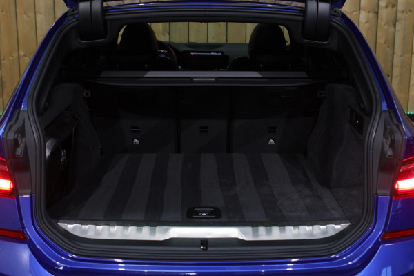 BMW 3 Serie Touring 330e xDrive M-Sport *Pano*Trekhaak*Led*Stoelverwarming*