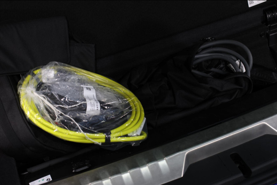 BMW 3 Serie Touring 330e xDrive M-Sport *Pano*Trekhaak*Led*Stoelverwarming*