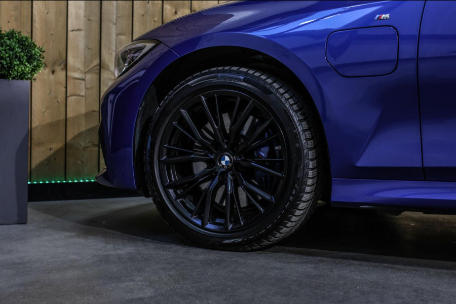 BMW 3 Serie Touring 330e xDrive M-Sport *Pano*Trekhaak*Led*Stoelverwarming*