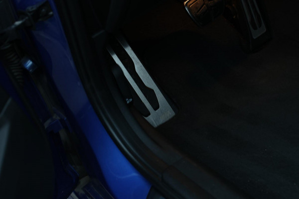 BMW 3 Serie Touring 330e xDrive M-Sport *Pano*Trekhaak*Led*Stoelverwarming*