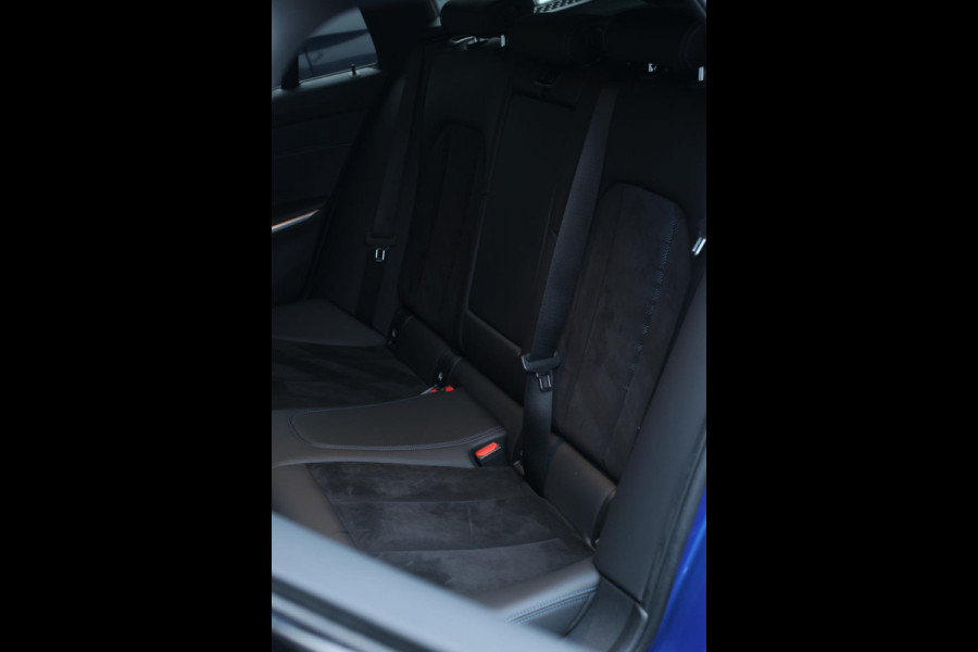 BMW 3 Serie Touring 330e xDrive M-Sport *Pano*Trekhaak*Led*Stoelverwarming*