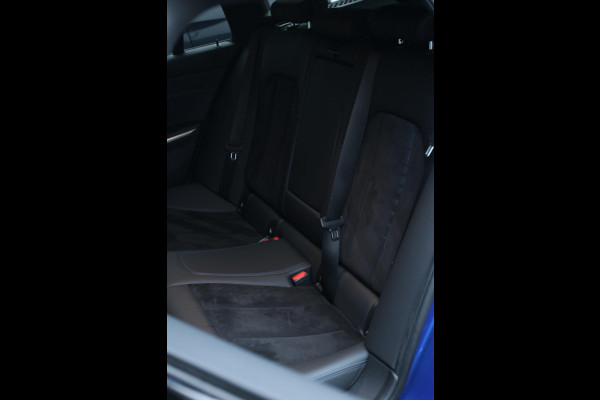 BMW 3 Serie Touring 330e xDrive M-Sport *Pano*Trekhaak*Led*Stoelverwarming*