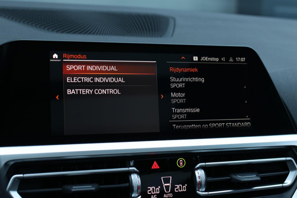 BMW 3 Serie Touring 330e xDrive M-Sport *Pano*Trekhaak*Led*Stoelverwarming*