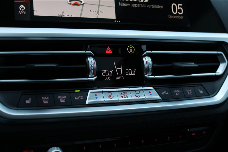 BMW 3 Serie Touring 330e xDrive M-Sport *Pano*Trekhaak*Led*Stoelverwarming*