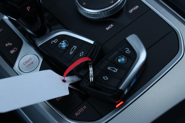 BMW 3 Serie Touring 330e xDrive M-Sport *Pano*Trekhaak*Led*Stoelverwarming*