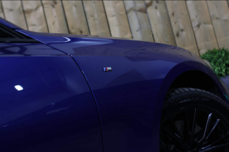 BMW 3 Serie Touring 330e xDrive M-Sport *Pano*Trekhaak*Led*Stoelverwarming*