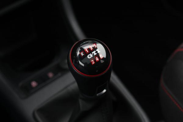 Volkswagen up! 1.0 TSI GTI *Pano*Beats*Cruise control*Stoelverwarming*