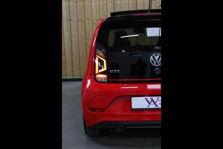 Volkswagen up! 1.0 TSI GTI *Pano*Beats*Cruise control*Stoelverwarming*