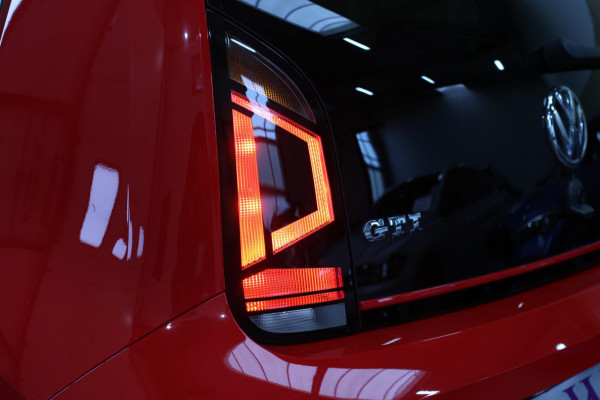 Volkswagen up! 1.0 TSI GTI *Pano*Beats*Cruise control*Stoelverwarming*