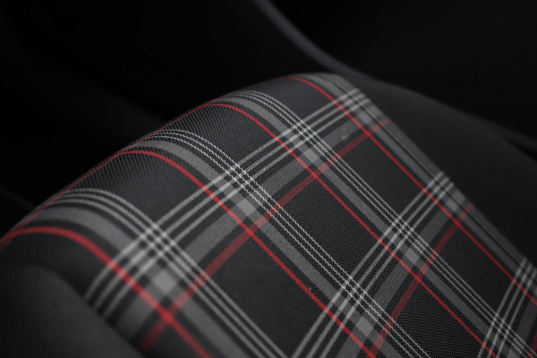 Volkswagen up! 1.0 TSI GTI *Pano*Beats*Cruise control*Stoelverwarming*