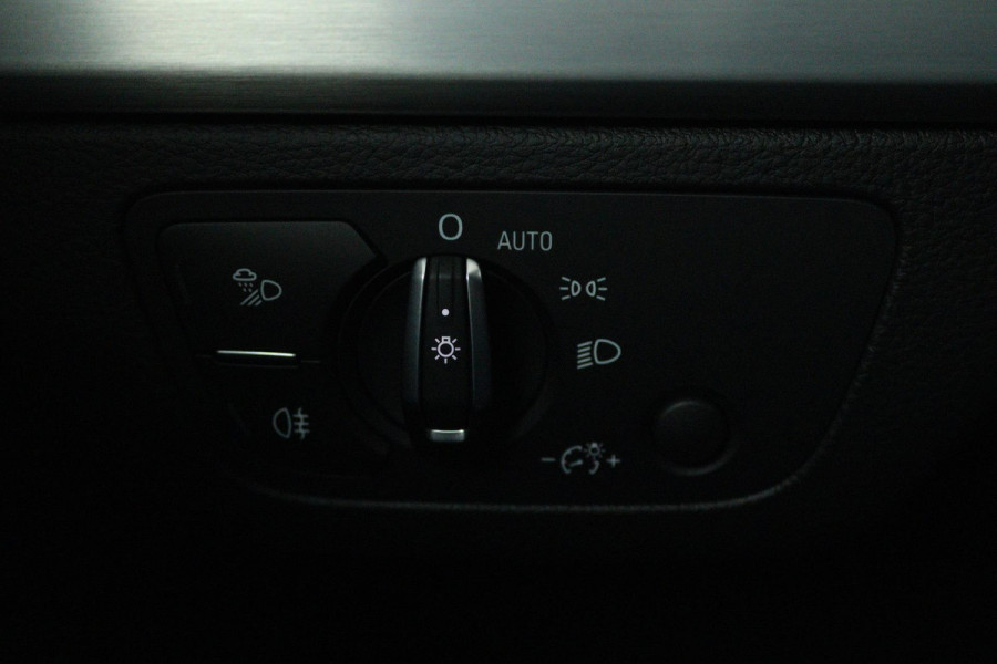 Audi Q5 2.0 TFSI quattro Sport S Line Edition (PANO, ELEKT. WEGKLAPBARE TREKHAAK, CARPLAY, STOELVERWARMING, GOED ONDERHOUDEN)