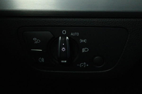 Audi Q5 2.0 TFSI quattro Sport S Line Edition (PANO, ELEKT. WEGKLAPBARE TREKHAAK, CARPLAY, STOELVERWARMING, GOED ONDERHOUDEN)