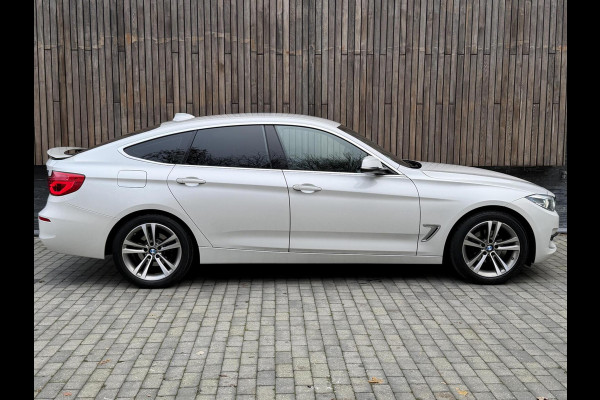 BMW 3-serie Gran Turismo 320i High Executive Automaat | Leer | Stoelverwarming | Cruise & climate control | Head-up display | Keyless entry | Trekhaak af