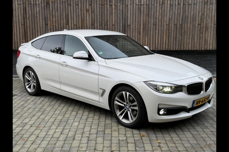 BMW 3-serie Gran Turismo 320i High Executive Automaat | Leer | Stoelverwarming | Cruise & climate control | Head-up display | Keyless entry | Trekhaak af