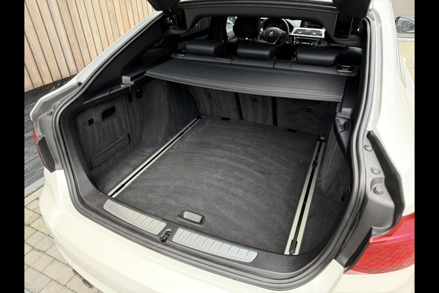 BMW 3-serie Gran Turismo 320i High Executive Automaat | Leer | Stoelverwarming | Cruise & climate control | Head-up display | Keyless entry | Trekhaak af