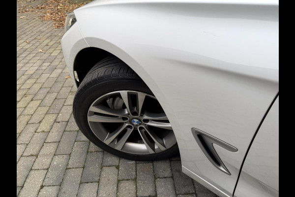 BMW 3-serie Gran Turismo 320i High Executive Automaat | Leer | Stoelverwarming | Cruise & climate control | Head-up display | Keyless entry | Trekhaak af