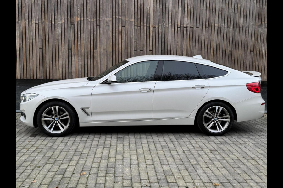 BMW 3-serie Gran Turismo 320i High Executive Automaat | Leer | Stoelverwarming | Cruise & climate control | Head-up display | Keyless entry | Trekhaak af