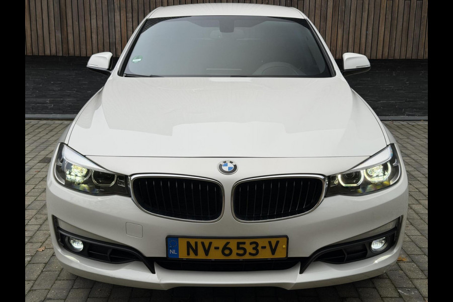 BMW 3-serie Gran Turismo 320i High Executive Automaat | Leer | Stoelverwarming | Cruise & climate control | Head-up display | Keyless entry | Trekhaak af