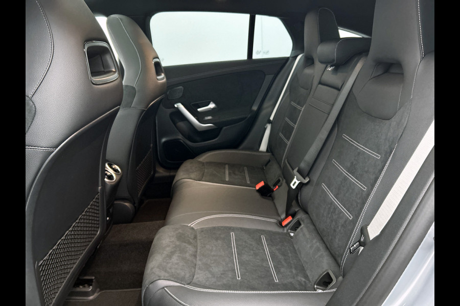 Mercedes-Benz CLA-Klasse Shooting Brake 180 Business Solution AMG | AMG Line Plus pakket | Panoramaschuifdak | Memorypakket | Head-up display | Augmented Reality navigatie | 360°-camera | 19 inch AMG velgen |