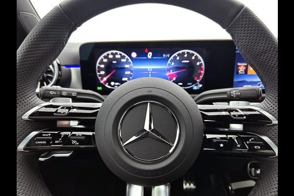Mercedes-Benz CLA-Klasse Shooting Brake 180 Business Solution AMG | AMG Line Plus pakket | Panoramaschuifdak | Memorypakket | Head-up display | Augmented Reality navigatie | 360°-camera | 19 inch AMG velgen |