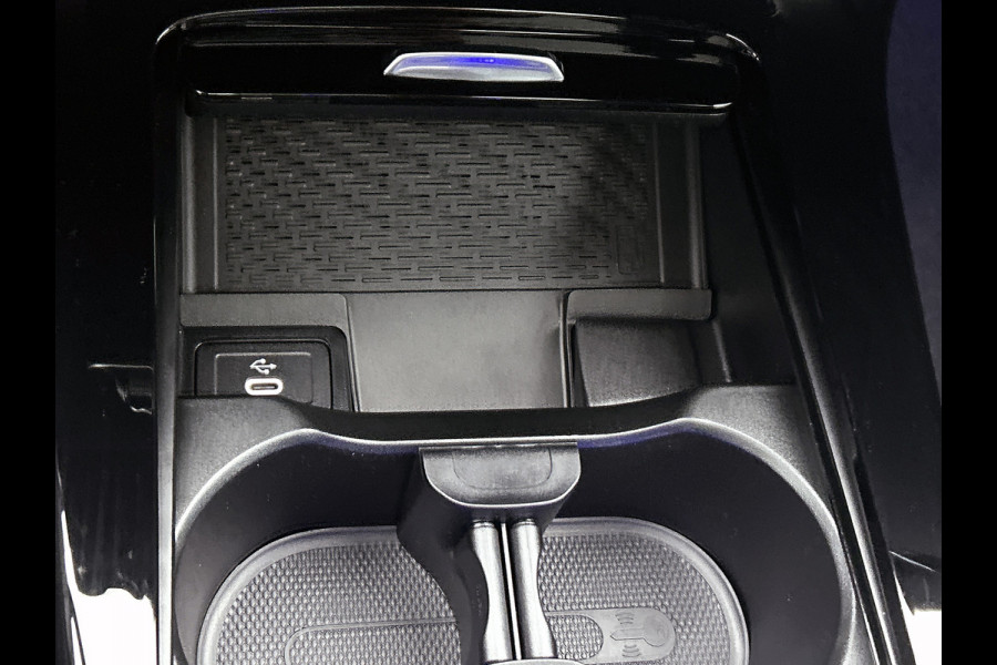 Mercedes-Benz CLA-Klasse Shooting Brake 180 Business Solution AMG | AMG Line Plus pakket | Panoramaschuifdak | Memorypakket | Head-up display | Augmented Reality navigatie | 360°-camera | 19 inch AMG velgen |