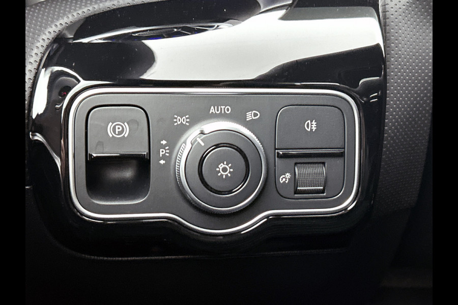 Mercedes-Benz CLA-Klasse Shooting Brake 180 Business Solution AMG | AMG Line Plus pakket | Panoramaschuifdak | Memorypakket | Head-up display | Augmented Reality navigatie | 360°-camera | 19 inch AMG velgen |