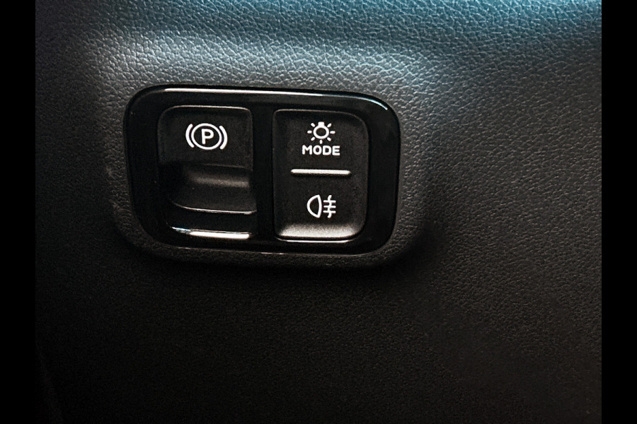 Mercedes-Benz CLA-Klasse 250+ Launch Edition 85 kWh | Trekhaak | Warmtepomp | Adaptieve Cruisecontrol | Antidiefstal pakket URBAN GUARD | Nightpakket | 19 inch AMG velgen | Panoramadak | Sierdelen aluminium |