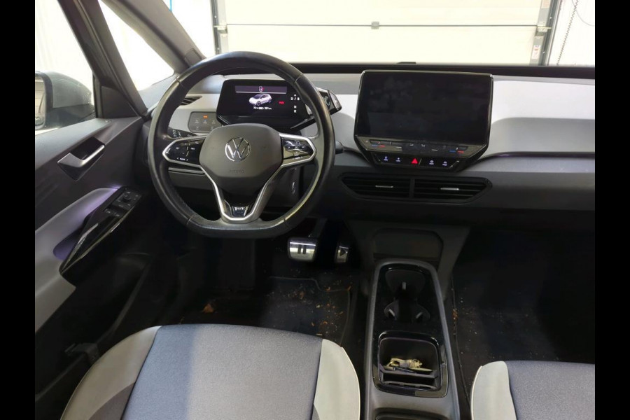 Volkswagen ID.3 First Plus 58 kWh Navigatie Apple Carplay/Android Auto Camera Parkeersensoren Adaptive Cruise Control Full LED Matrix Stoel- en stuurverwarming Lichtmetalen velgen Climate Control